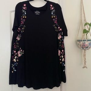 Torrid Super Soft Knit Graphic T Shirt Size 3